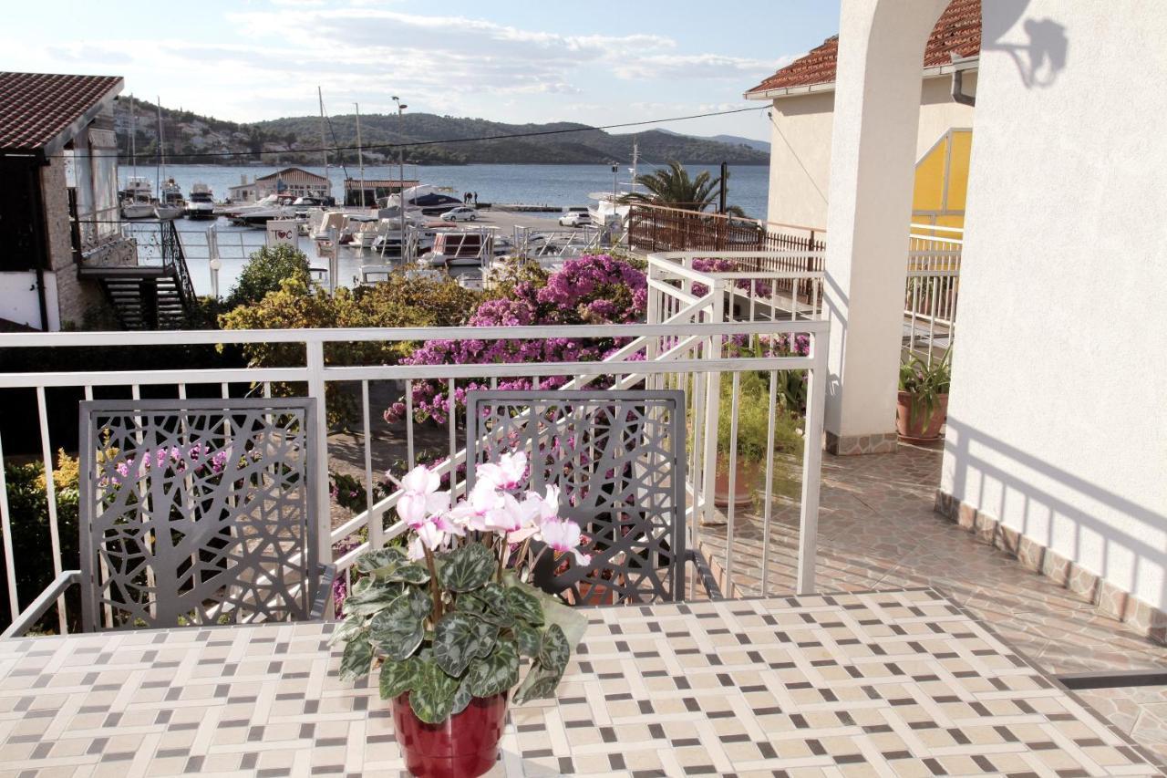 Apartments Vaska Trogir Extérieur photo